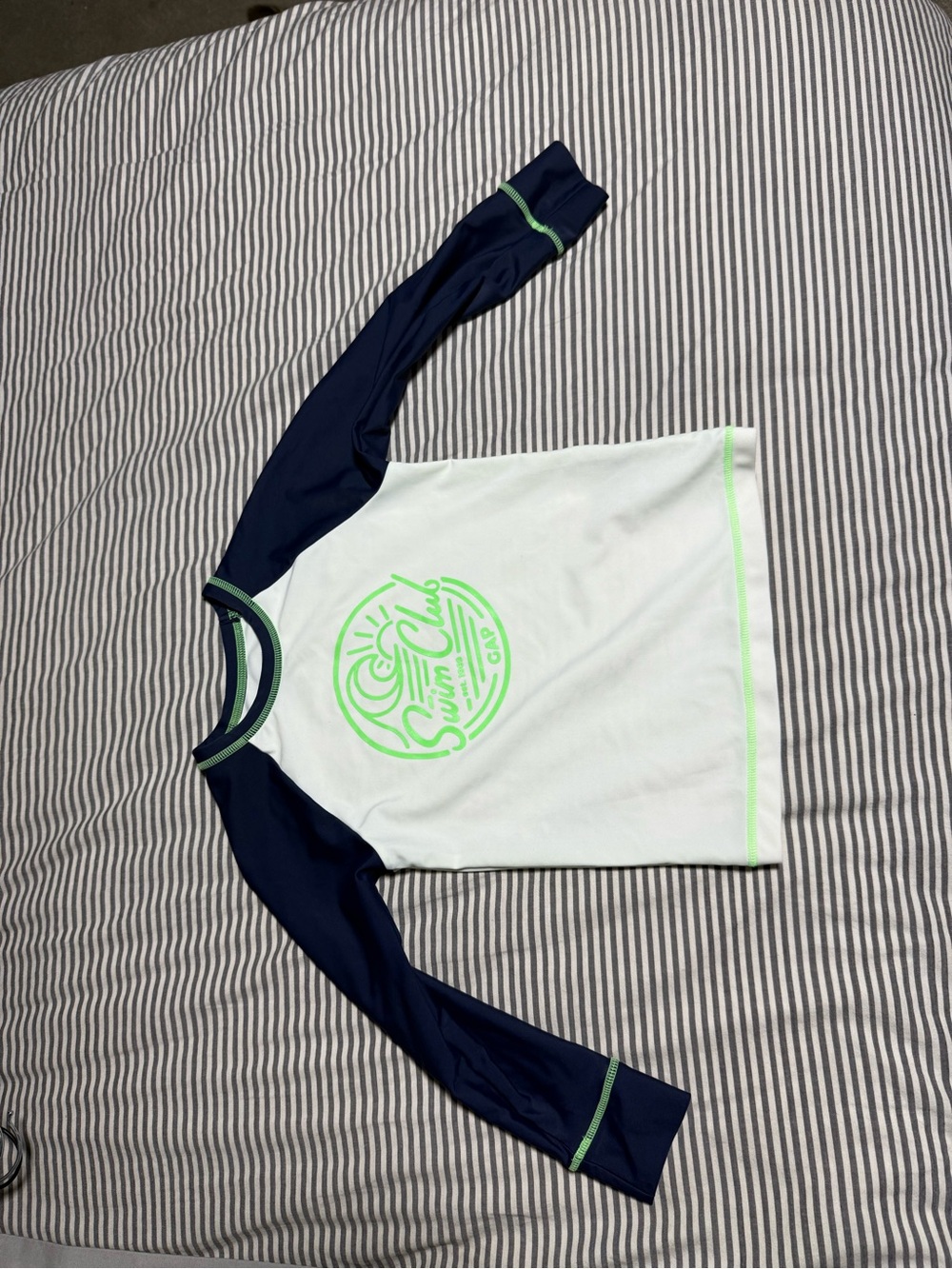 GAP White & Navy Long-Sleeve Rash Guard with Lime Graphic